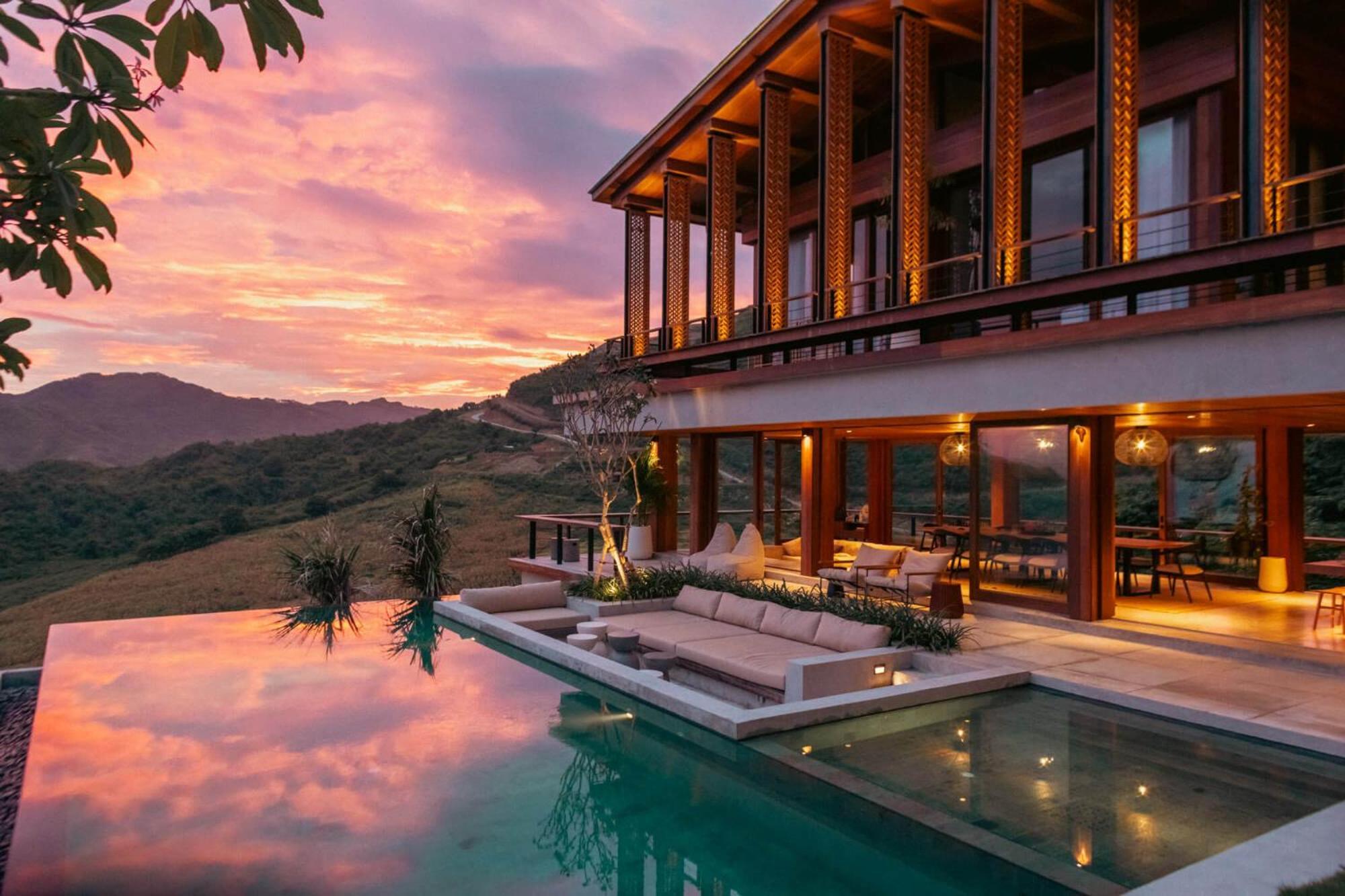 Tampah Hills Hotel เซอลงเบอลานัก ภายนอก รูปภาพ