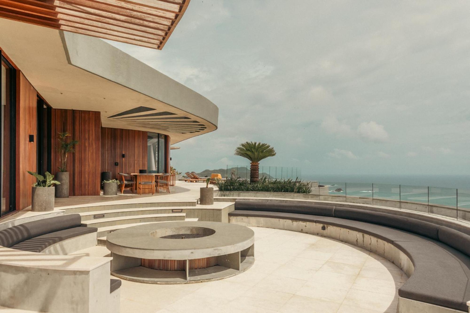 Tampah Hills Hotel เซอลงเบอลานัก ภายนอก รูปภาพ