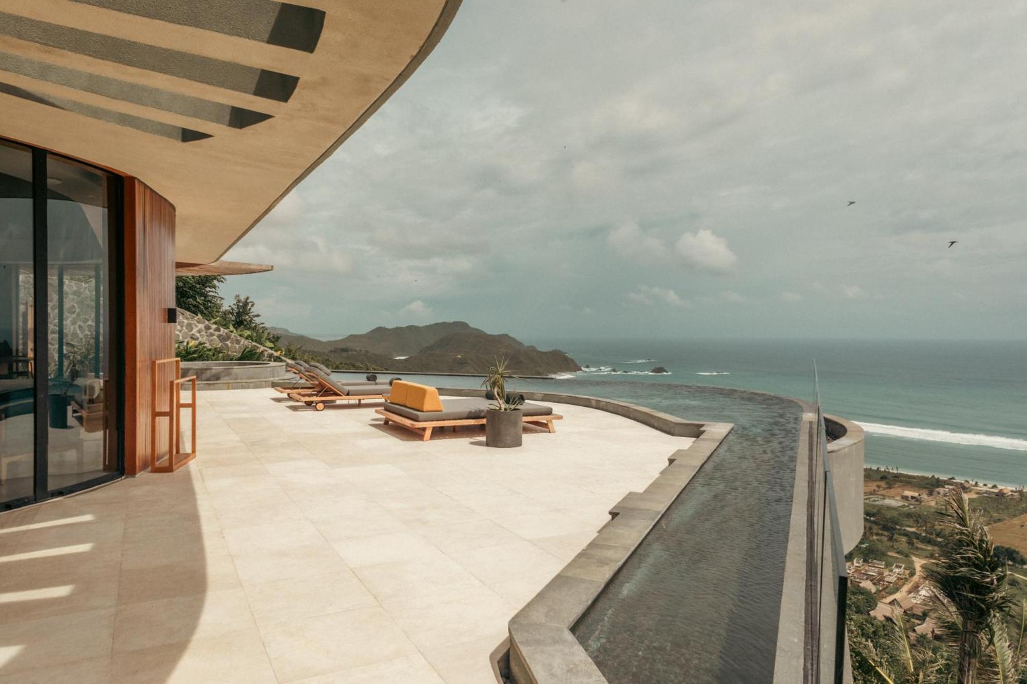 Tampah Hills Hotel เซอลงเบอลานัก ภายนอก รูปภาพ